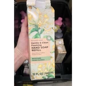 BATH & BODY WORKS Backyard Honeysuckle GENTLE & CLEAN FOAMING HAND SOAP Refill